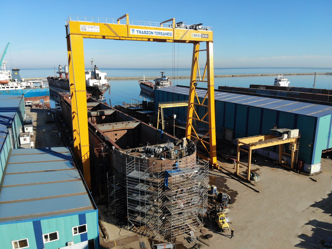 Newbuild hull under the Trabzon gantry crane